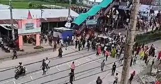 নীলফামারী উত্তরা ইপিজেডে শ্রমিকদের সঙ্গে যৌথবাহিনীর সংঘর্ষ; নিহত ১